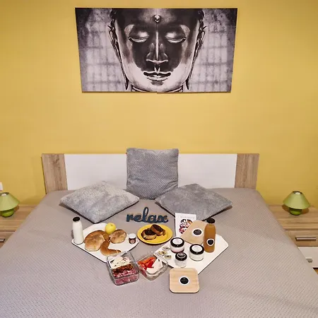 Relax Wellness Апартаменты Парадшашвар